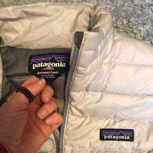 Patagonia women’s white vest